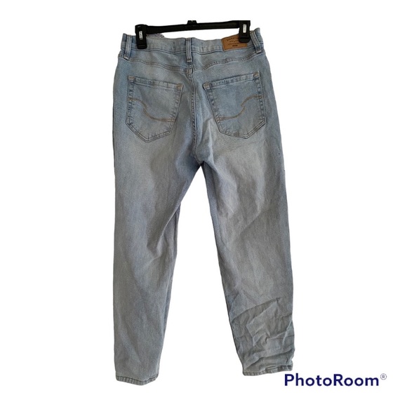 Levis signature Strauss Mom Jeans, Size 30 - Picture 4 of 13